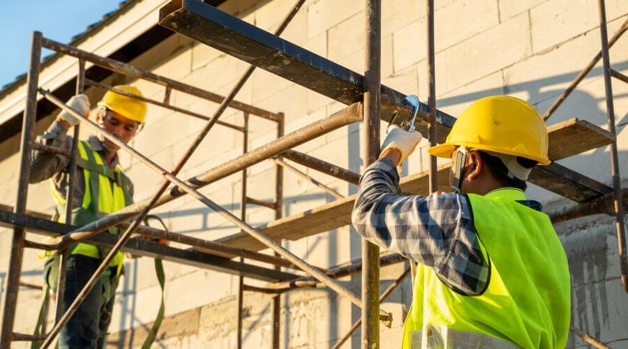 Professional gutter cleaning in Plant City, FL